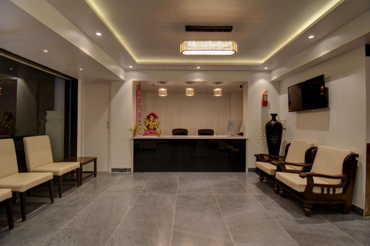 Elite Hotel Lonavala Esterno foto