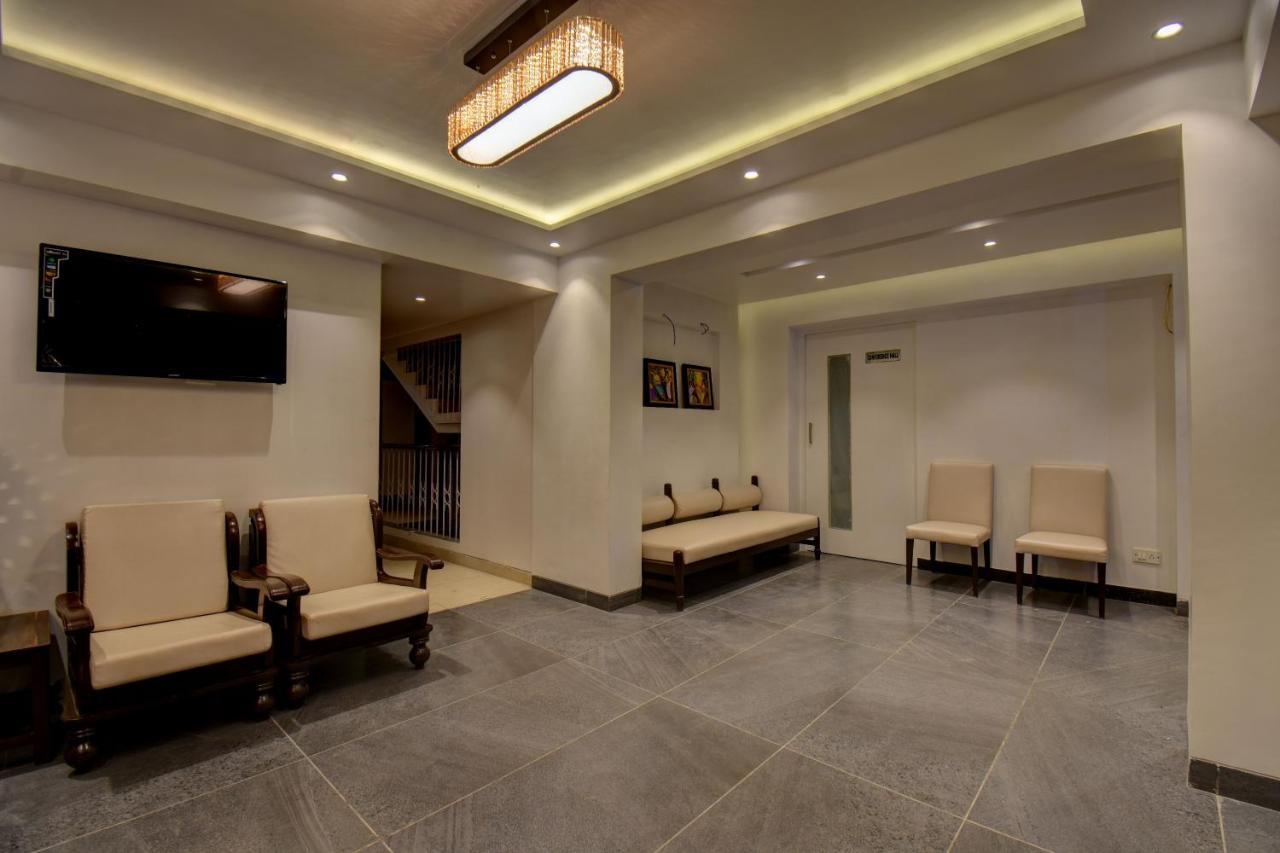 Elite Hotel Lonavala Esterno foto