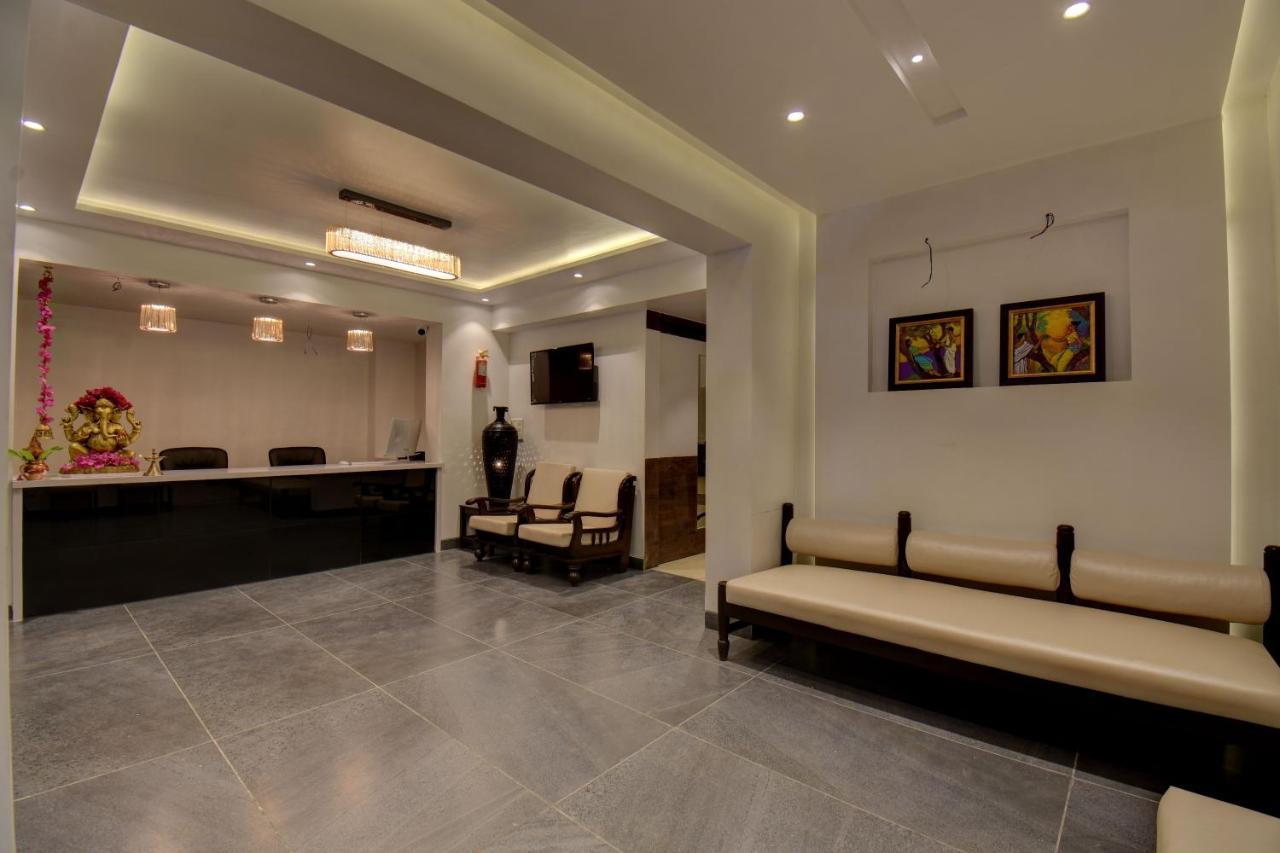 Elite Hotel Lonavala Esterno foto