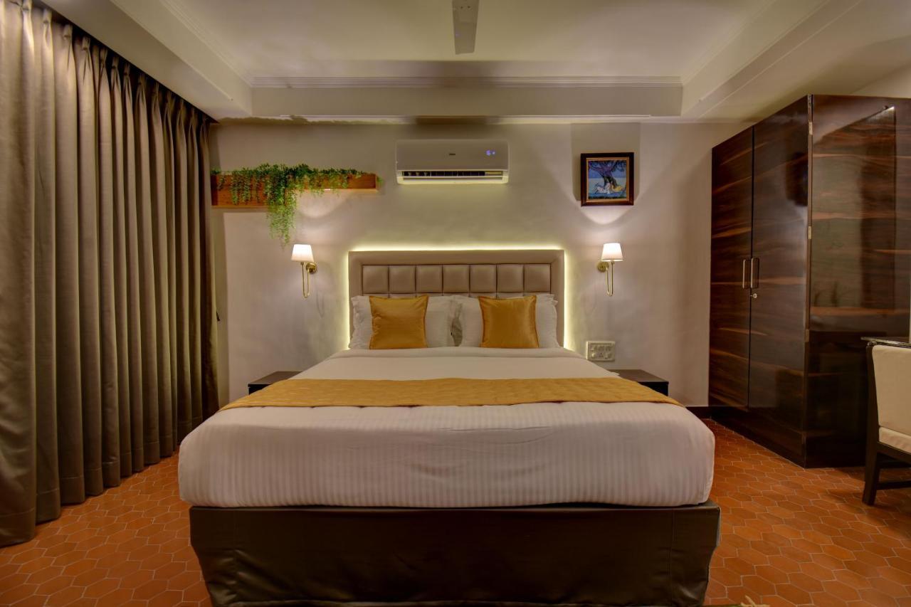 Elite Hotel Lonavala Esterno foto