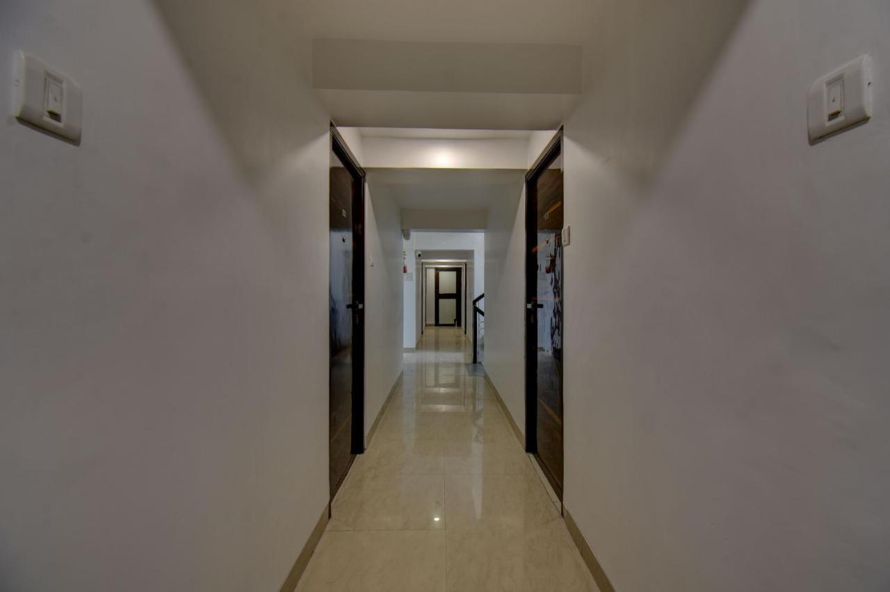Elite Hotel Lonavala Esterno foto