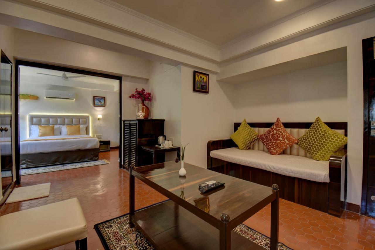 Elite Hotel Lonavala Esterno foto