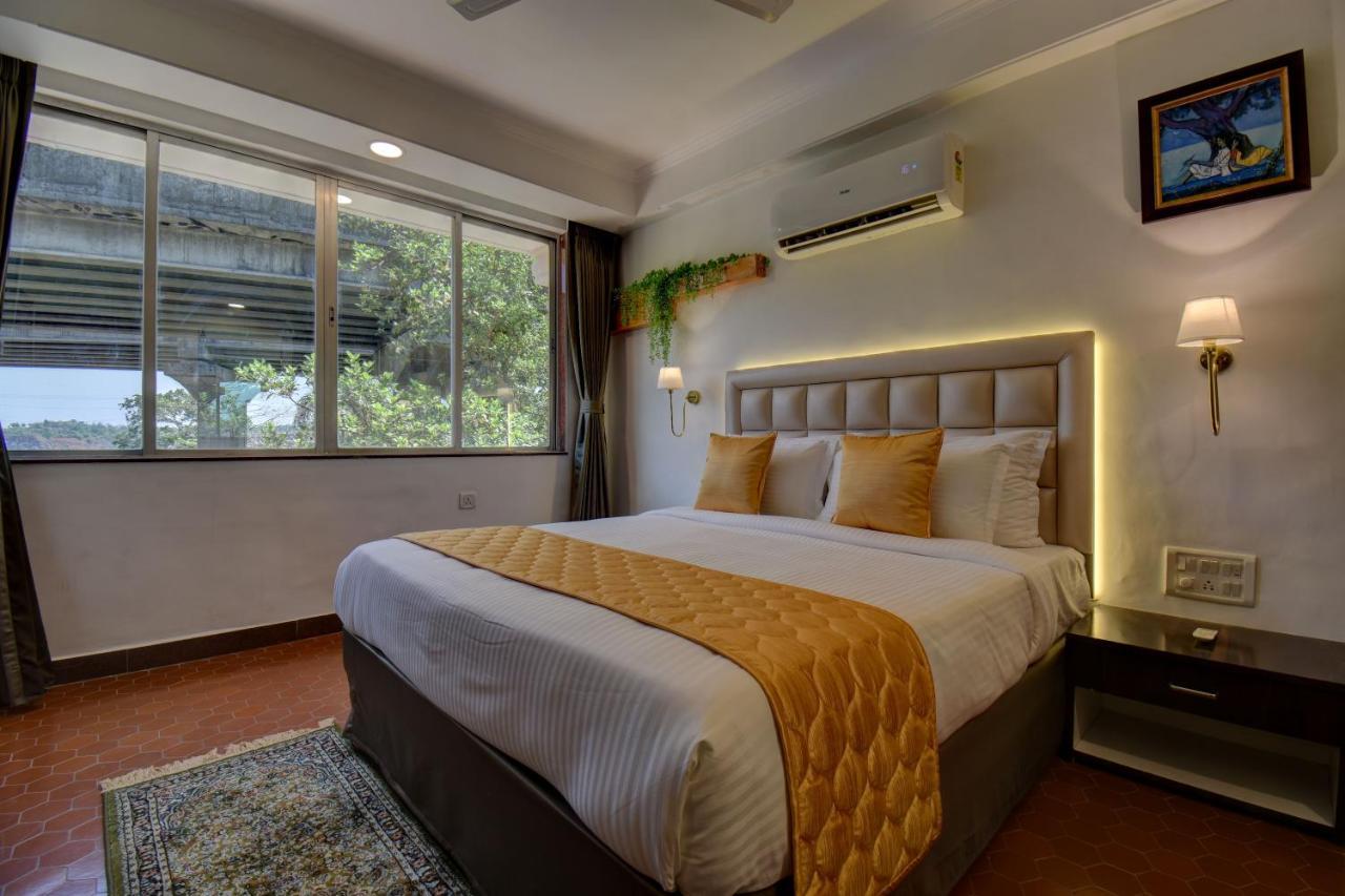 Elite Hotel Lonavala Esterno foto