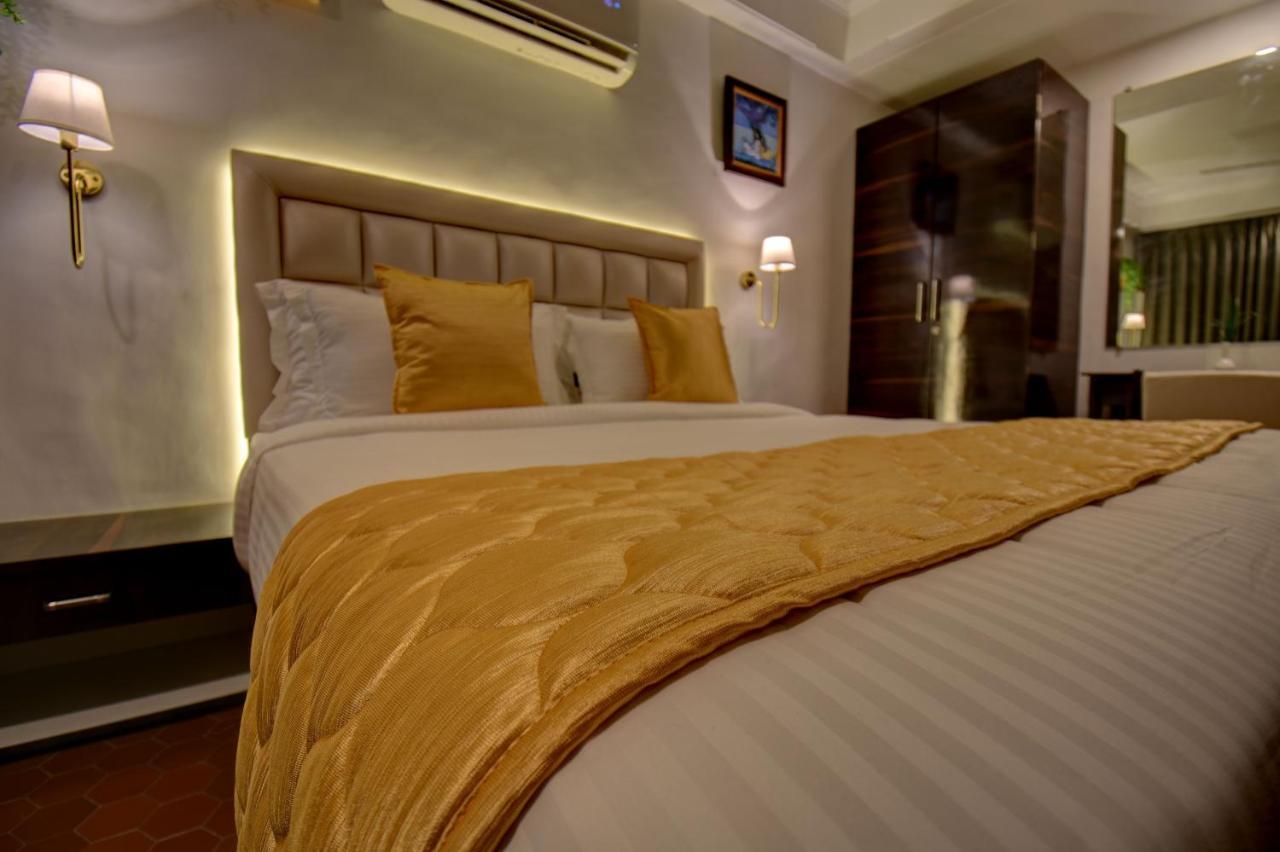 Elite Hotel Lonavala Esterno foto