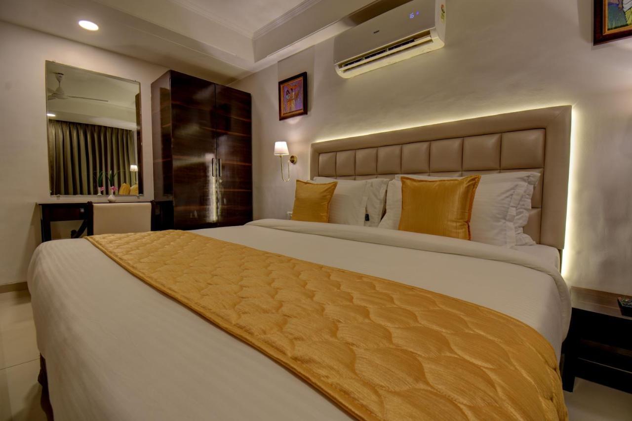 Elite Hotel Lonavala Esterno foto