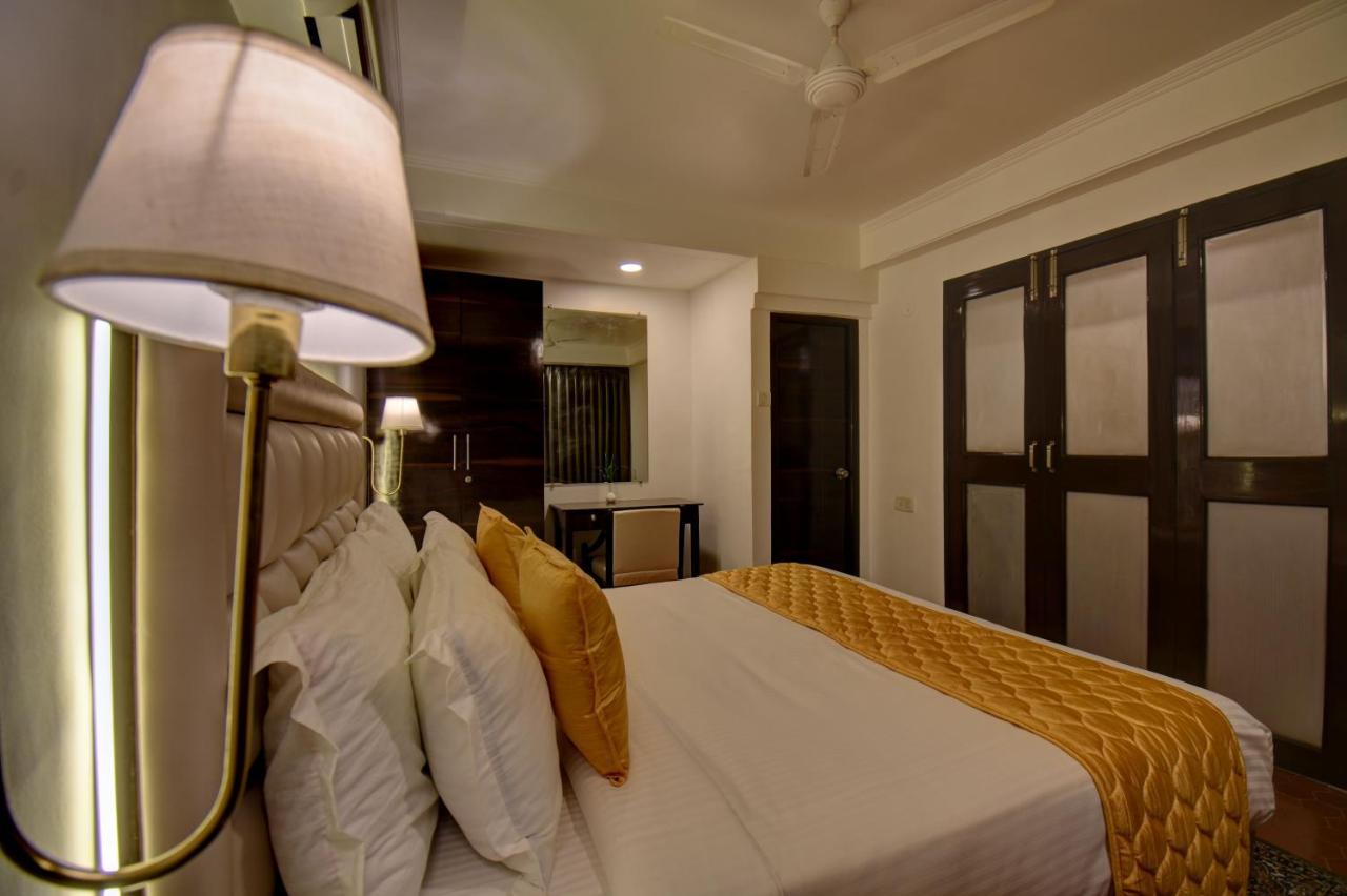 Elite Hotel Lonavala Esterno foto
