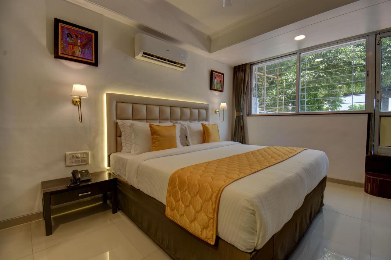 Elite Hotel Lonavala Esterno foto